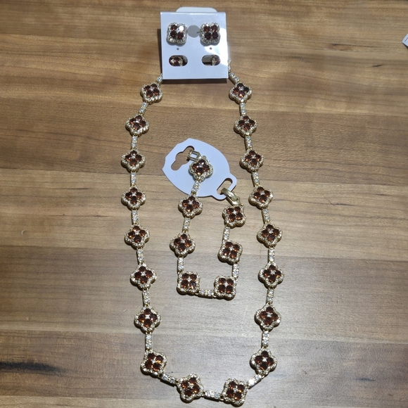 Elegant Gold and Brown Floral Jewelry Set - Picture 1 of 5